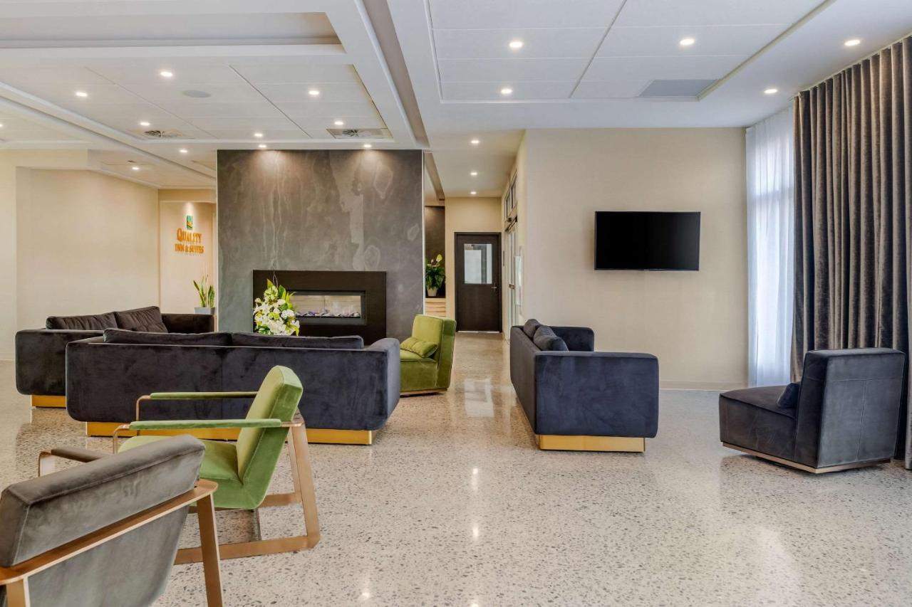 Quality Inn & Suites Mont-Joli Bagian luar foto